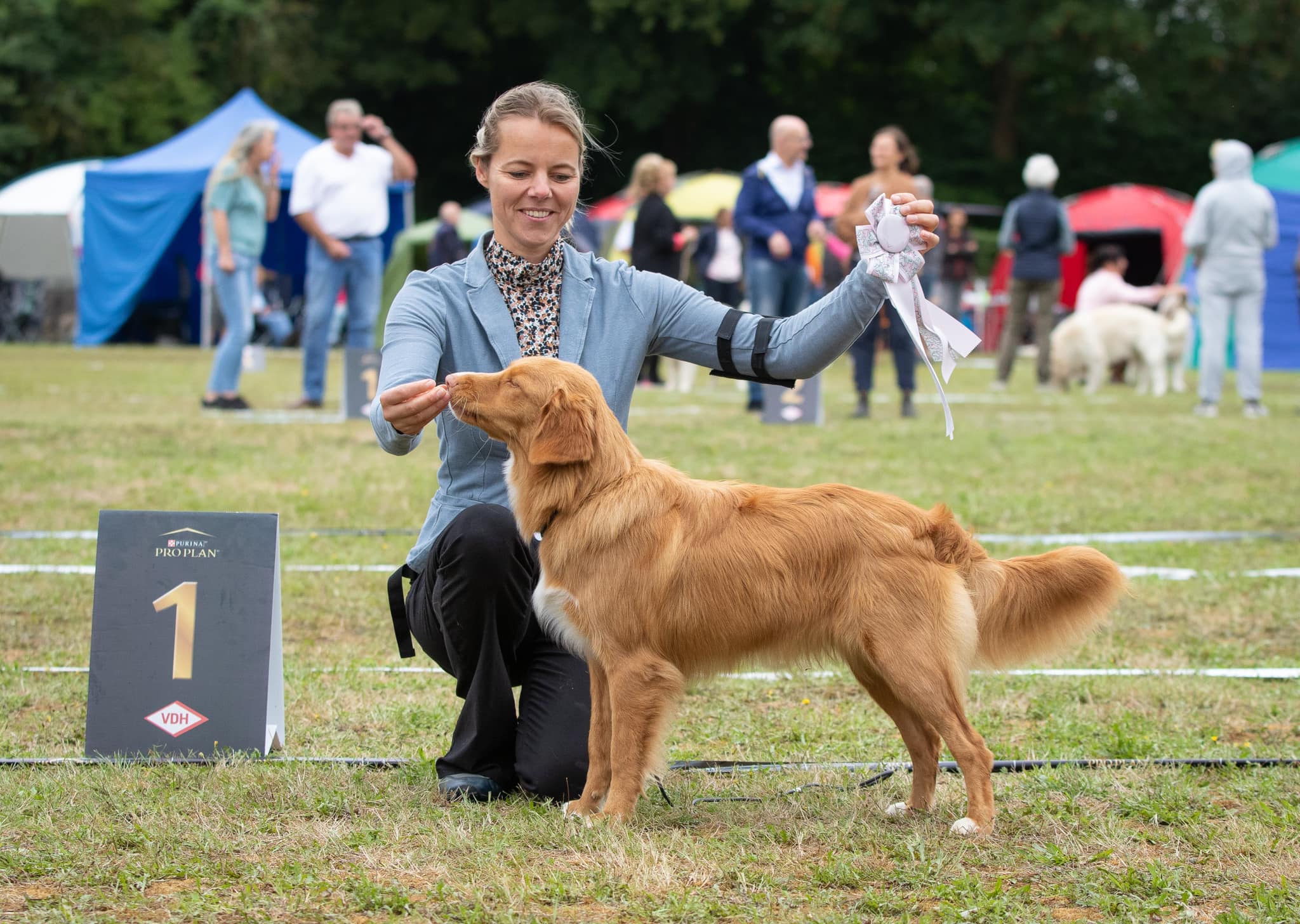 Linda Roxx Of red glory